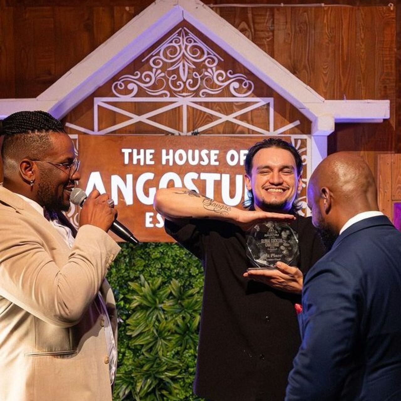 Martin Alvaro Estrella remporte l'Angostura Cocktail Challenge 2024